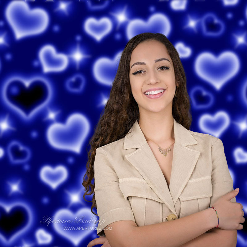 Aperturee - Blauer Bokeh Herz Valentinstag Portrait Hintergrund