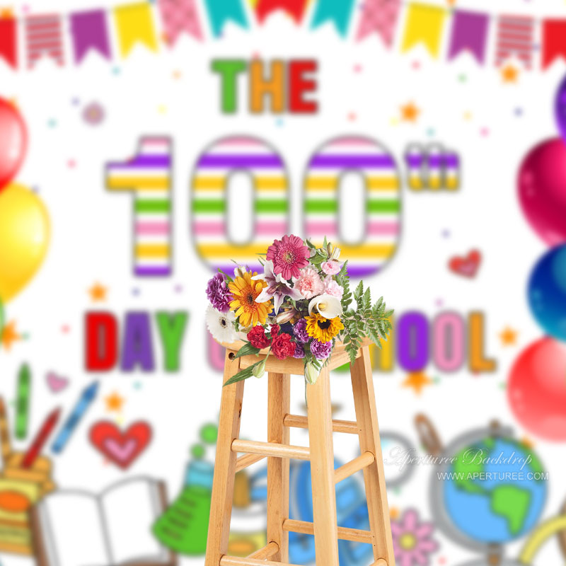 Aperturee - Bunte Luftballons als Hintergrund zum 100. Schultag