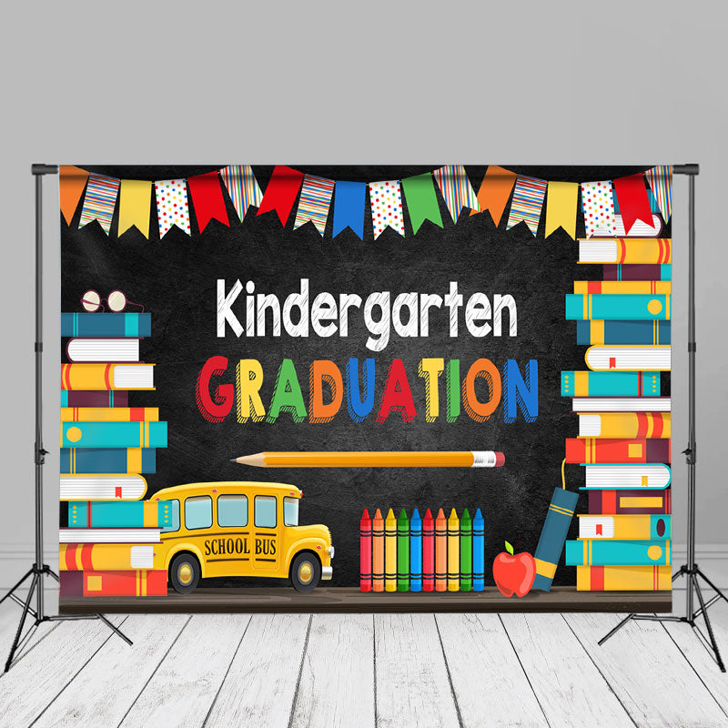 Aperturee - Bunte Flaggen Bücher Knidergarten Abschluss Hintergrund