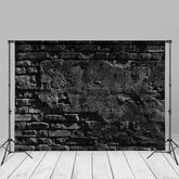 Aperturee - Düsterer schwarzer Backsteinmauer Portrait Fotohintergrund