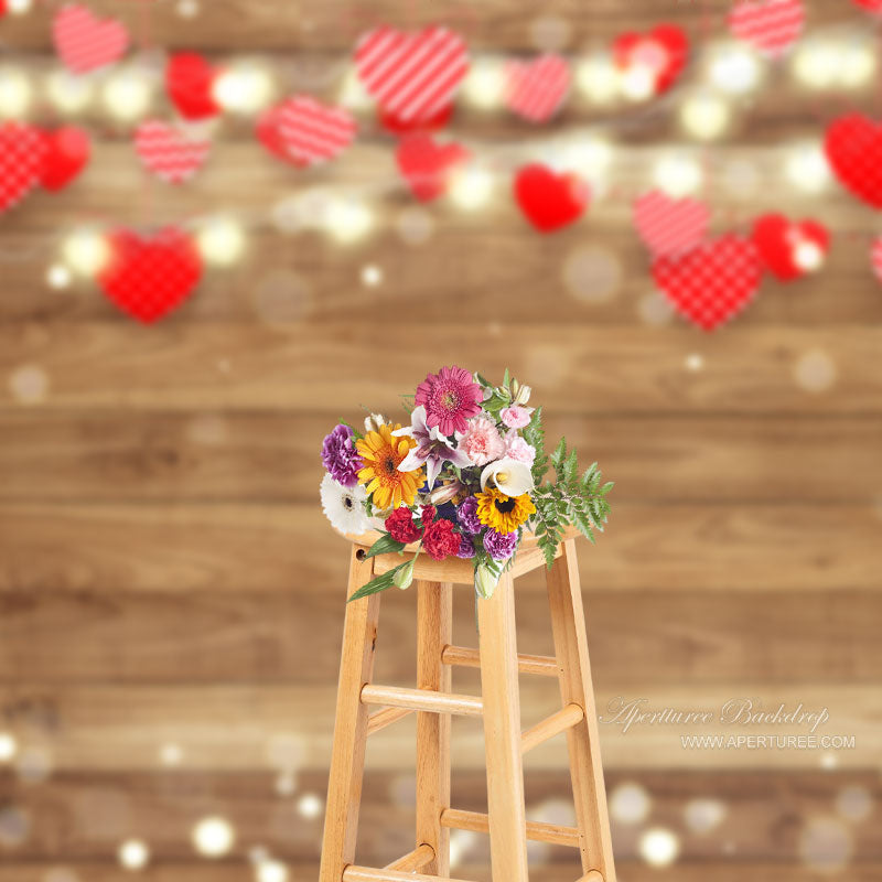 Aperturee - Rote Herzen Bokeh Holzstruktur Valentinstag Hintergrund