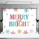 Aperturee - Frohe und helle bunte Schneeflocken Weihnachtskulisse