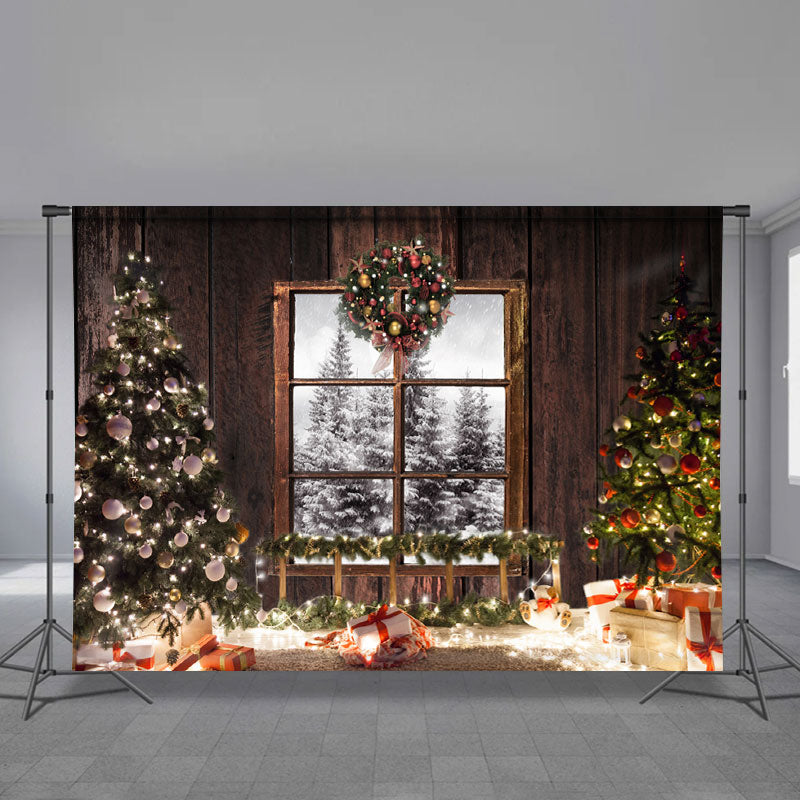 Aperturee - Glänzender heller Weihnachtsbaum Kranz Feiertagshintergrund