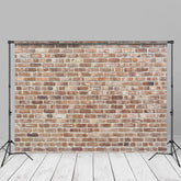 Aperturee – Fotoshooting Hintergrund mit alter roter verwitterter Backsteinmauer