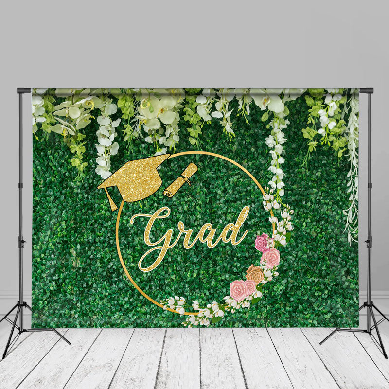 Aperturee - Weißer floraler und grüner Blätter Wand Fotohintergrund für Absolventen