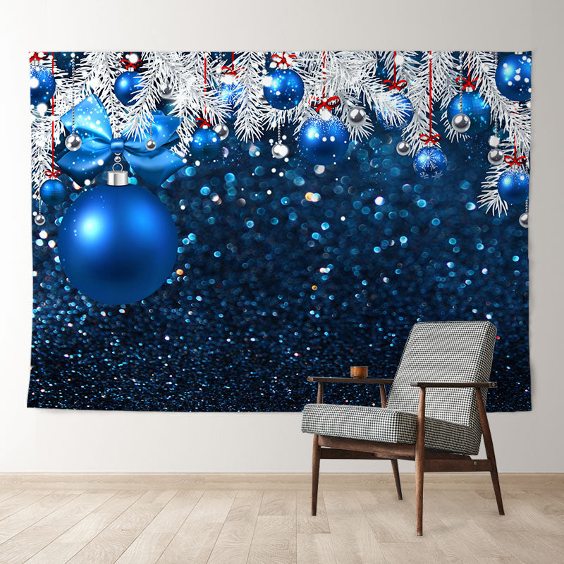 Aperturee - Blauer Christbaumkugel Silber Bokeh Weihnachtshintergrund