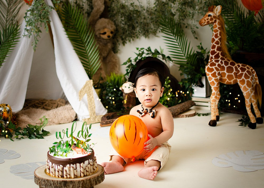 Aperturee - Porträthintergrund mit grünen Pflanzen und Tierpuppen für das Studio